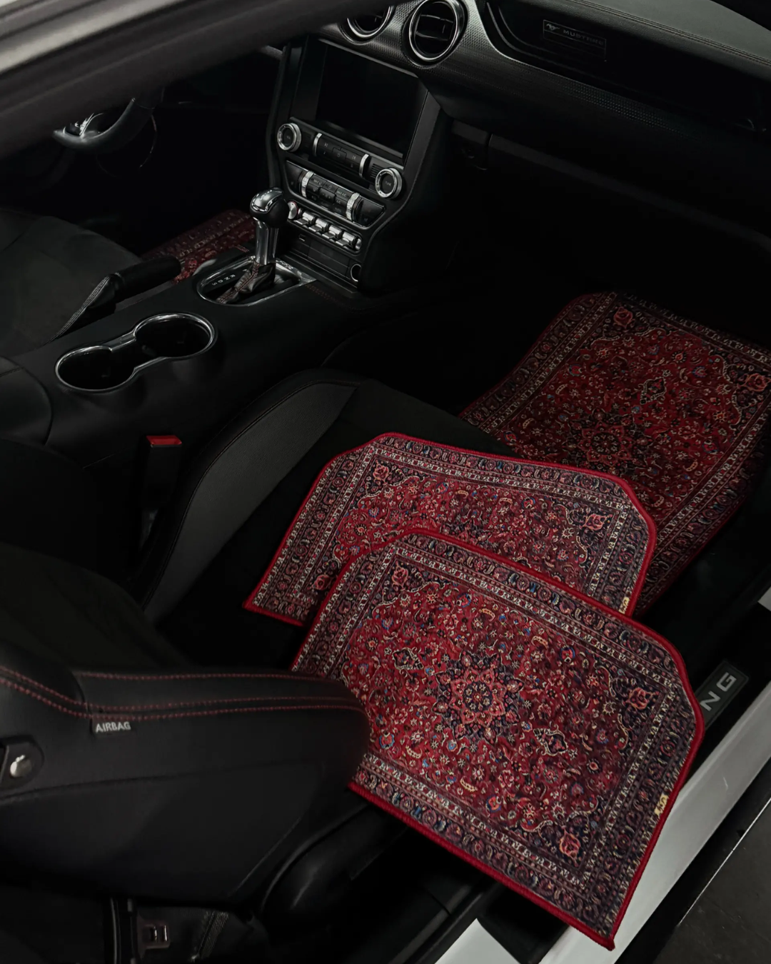 Maristhan Seraf - Jogo de Tapetes Automotivos Premium
