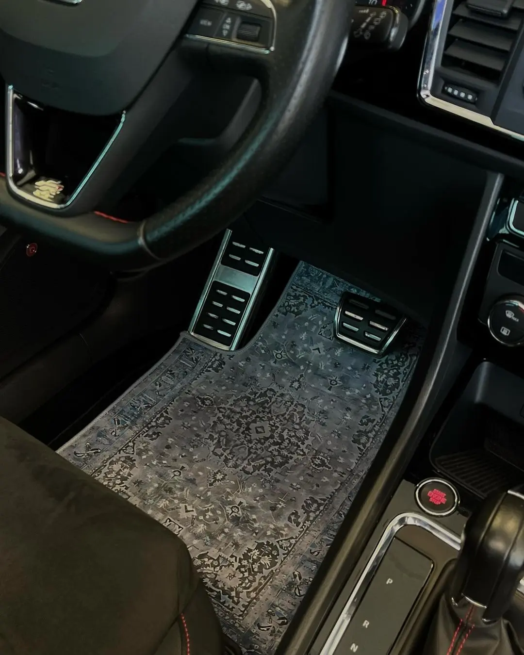 Maristhan Zebullom- Jogo de Tapetes Automotivos Premium